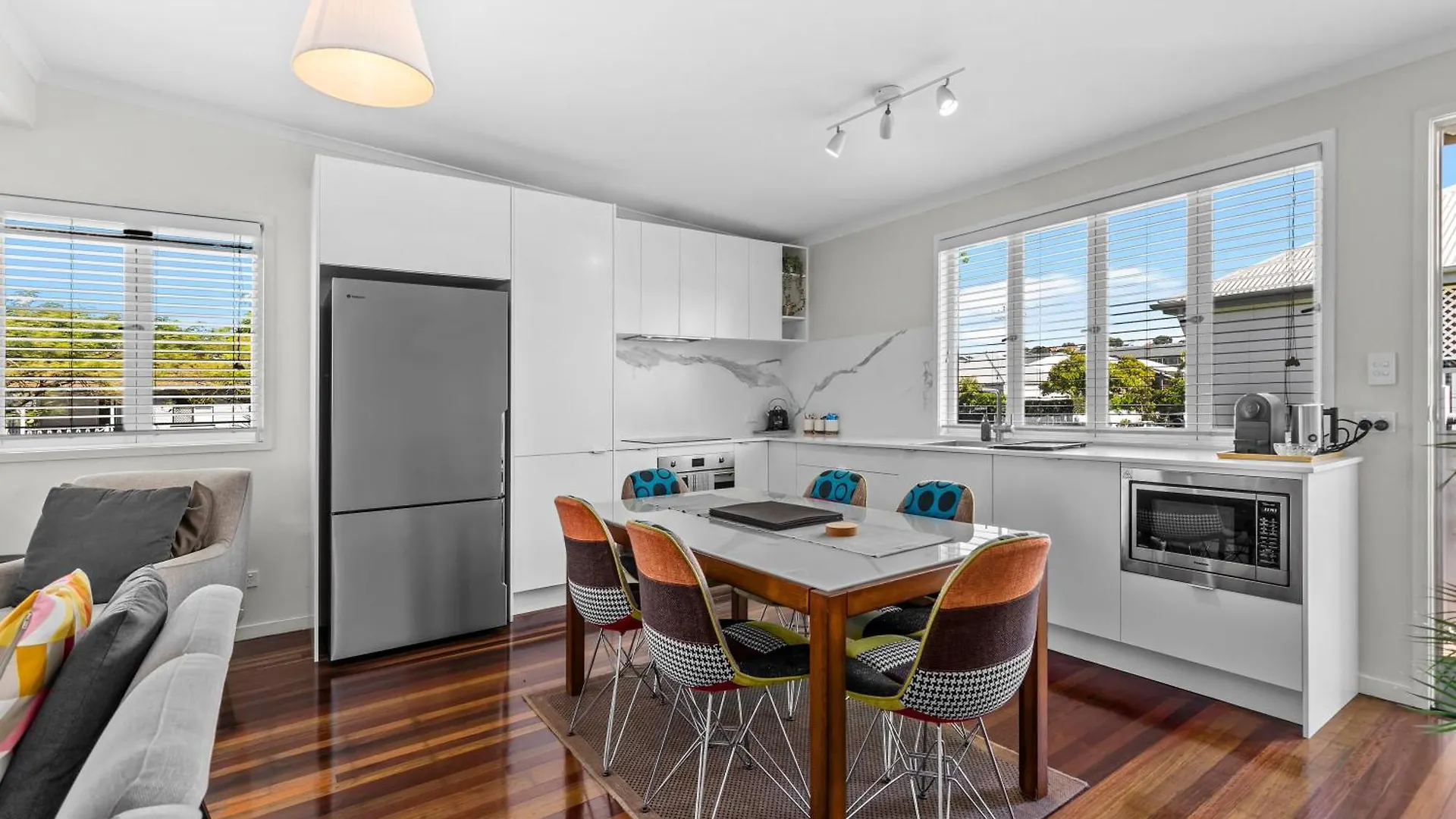 Spacious 3Br - Walk To Racecourse Rd And Portside! Brisbane